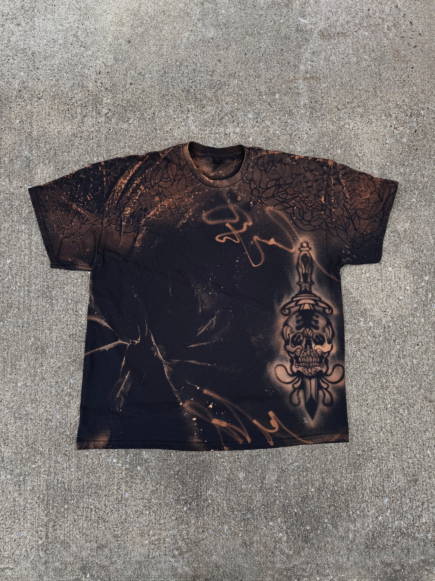 Skull and Dagger Tee